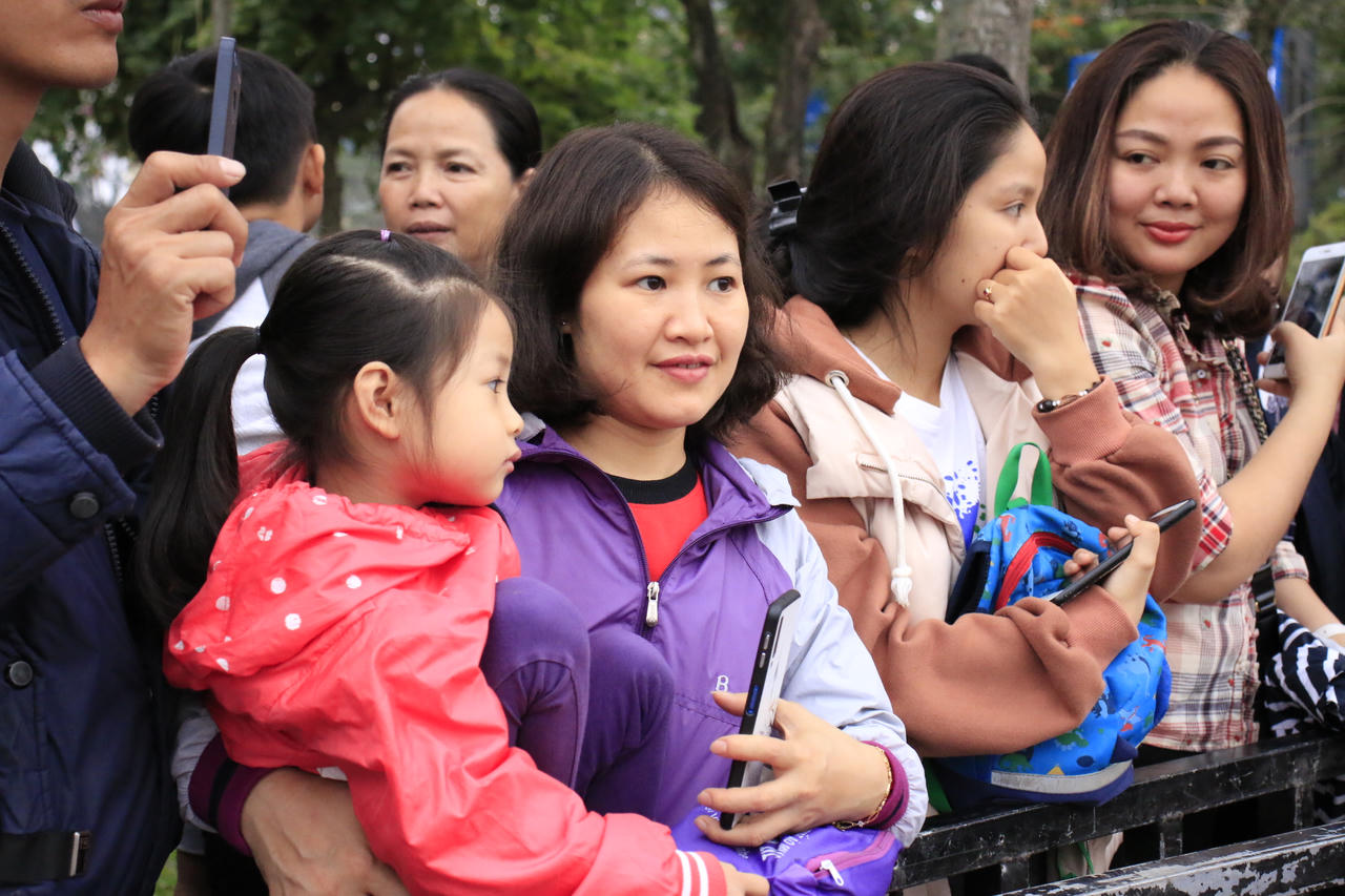 Sôi động lễ hội bơi chải thuyền rồng trên hồ Tây